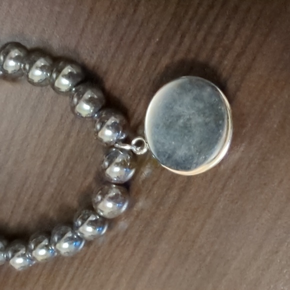 Green Bay Packer beaded Stretch Braclet - Picture 2 of 4